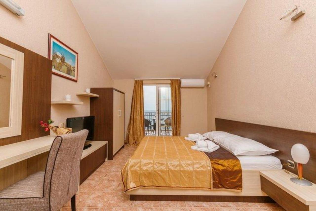 Monte Perla Residence Sveti Stefan Buitenkant foto