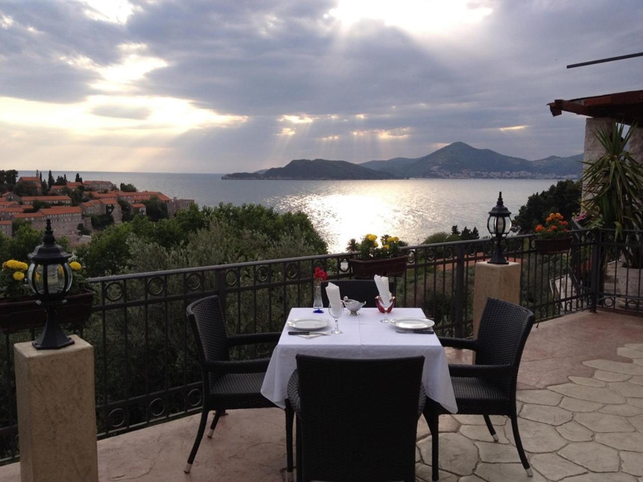 Monte Perla Residence Sveti Stefan Buitenkant foto